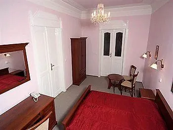 Hotel & Residence Royal Standard Prague 3*,